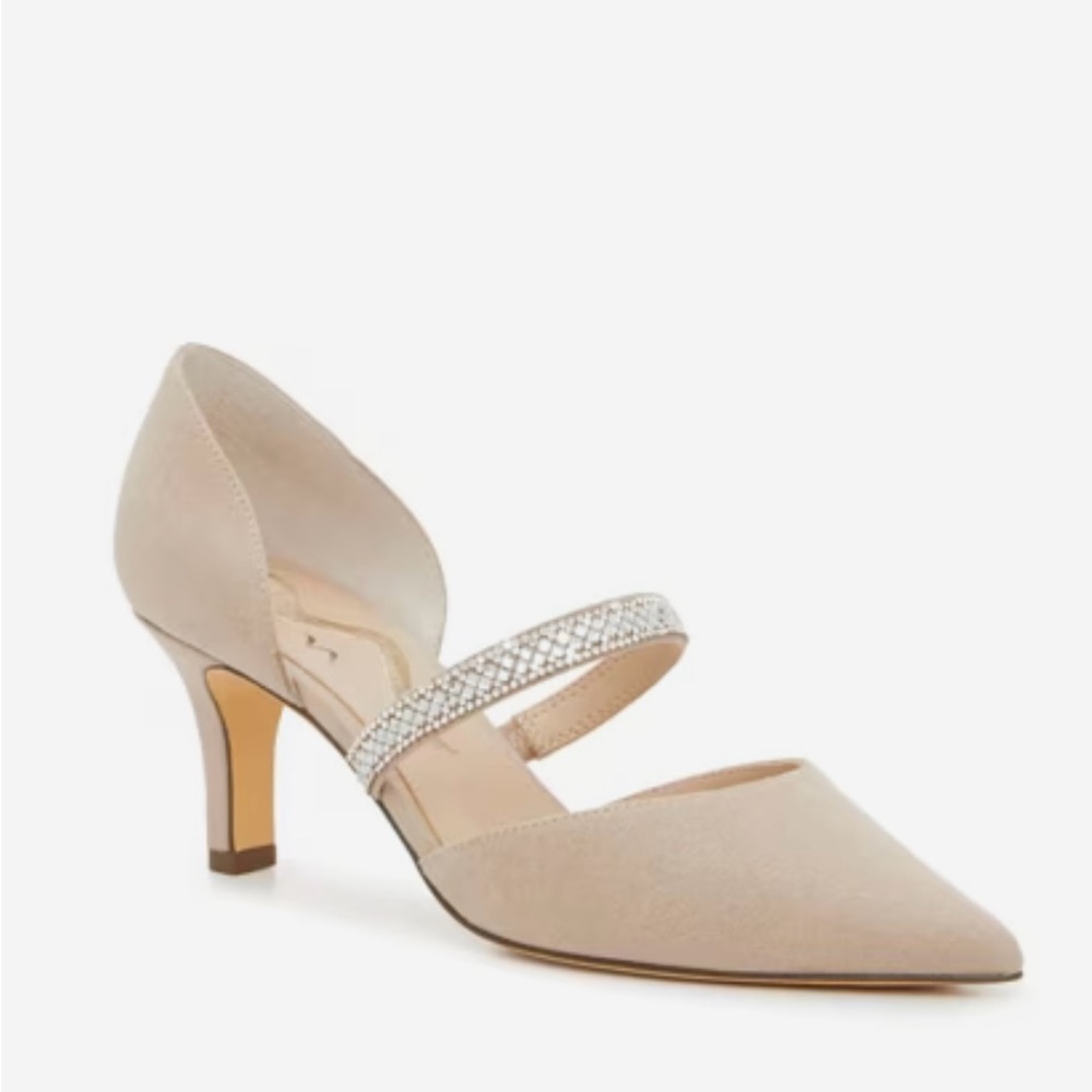 BRAND NEW Nina Buffy Pump